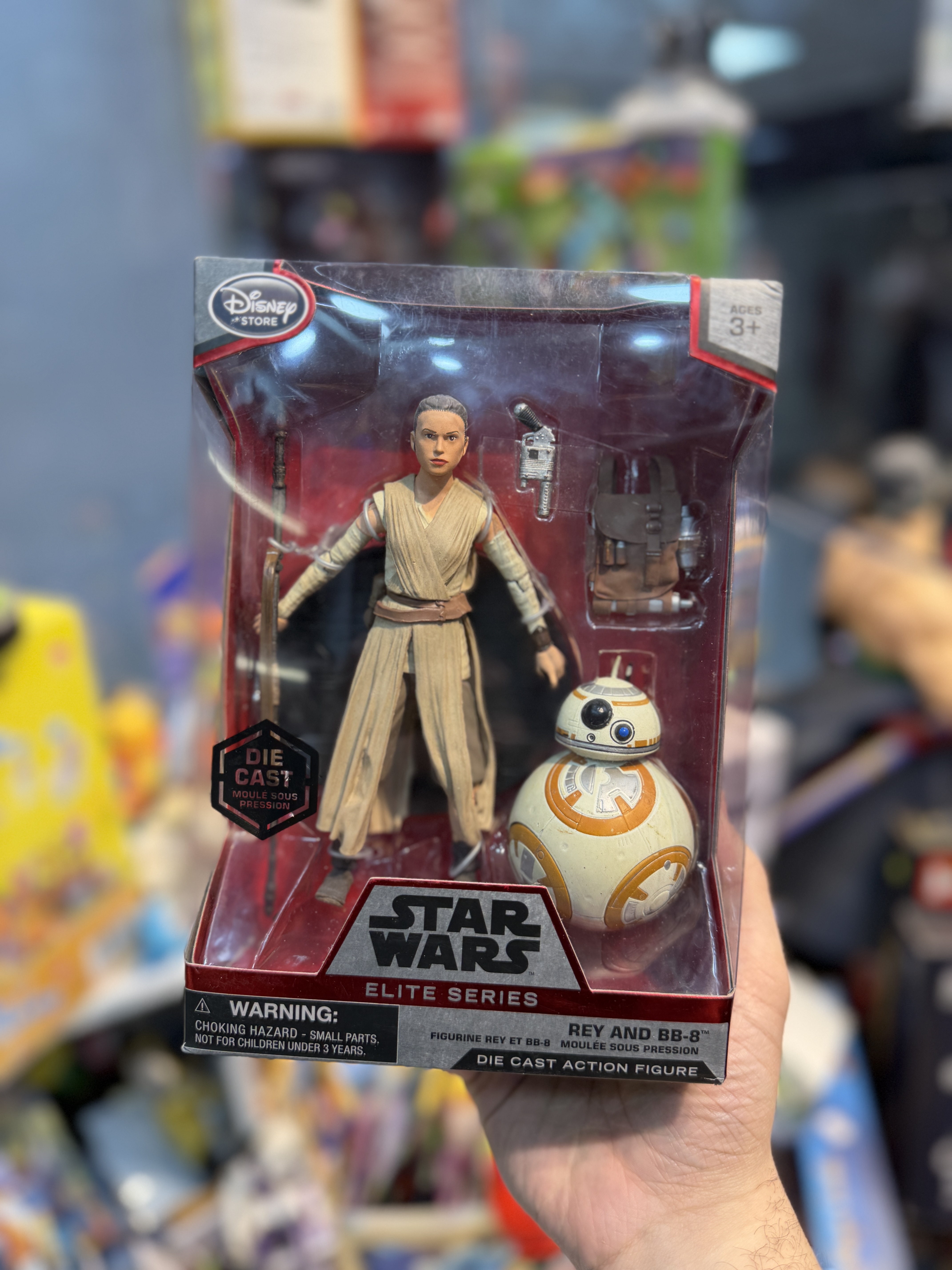 اکشن فیگور ری از استاروارز به همراه BB-8